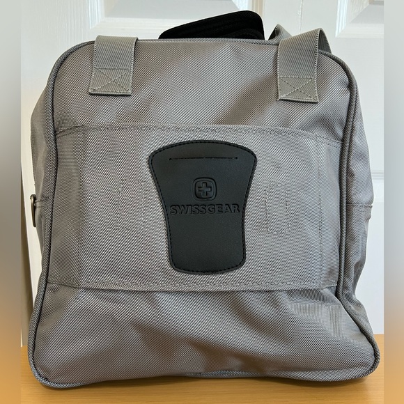 Swiss Gear Carry On Travel Bag Gray - Picture 2 of 9